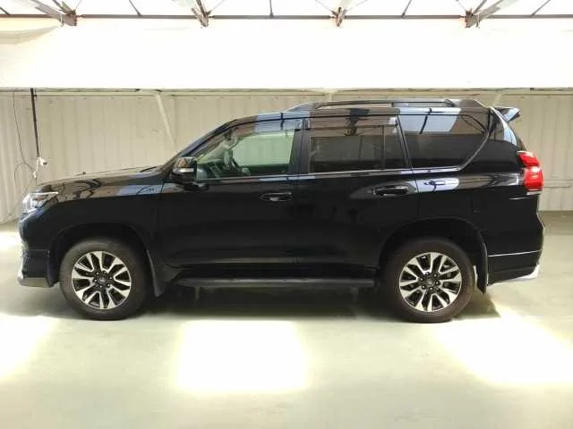 Toyota Land Cruiser Prado TX L PACKAGE 2023 — миниатюра 3