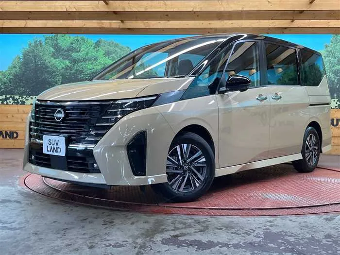 Nissan Serena 2023 — фото 1, купить с доставкой в Москву