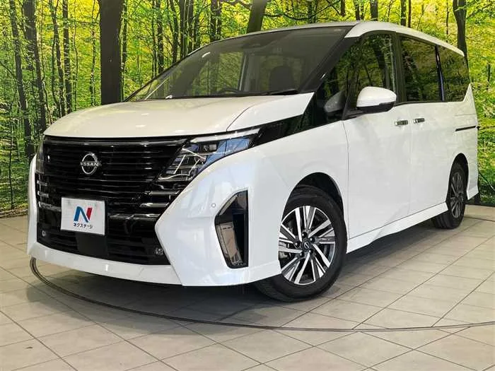 Nissan Serena 2023 — фото 1, купить с доставкой в Москву