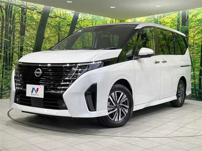 Nissan Serena 2025 — фото 1, купить с доставкой в Москву
