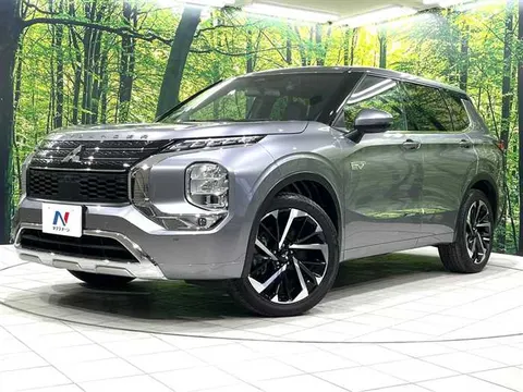 Mitsubishi OUTLANDER PHEV 2022 купить в Москве