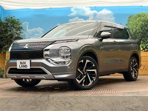 Mitsubishi OUTLANDER PHEV 2022 купить в Москве