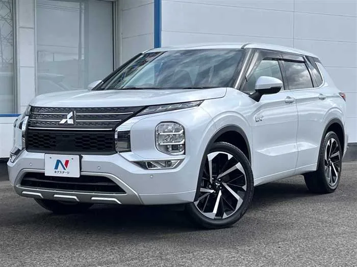 Mitsubishi OUTLANDER PHEV 2022 — фото 1, купить с доставкой в Москву