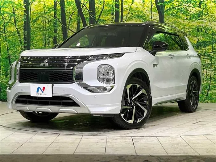 Mitsubishi OUTLANDER PHEV 2022 — фото 1, купить с доставкой в Москву
