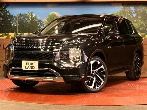 Mitsubishi OUTLANDER PHEV 2023 купить в Москве