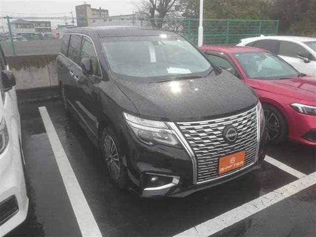 Nissan Elgrand 2023 — фото 1, купить с доставкой в Москву