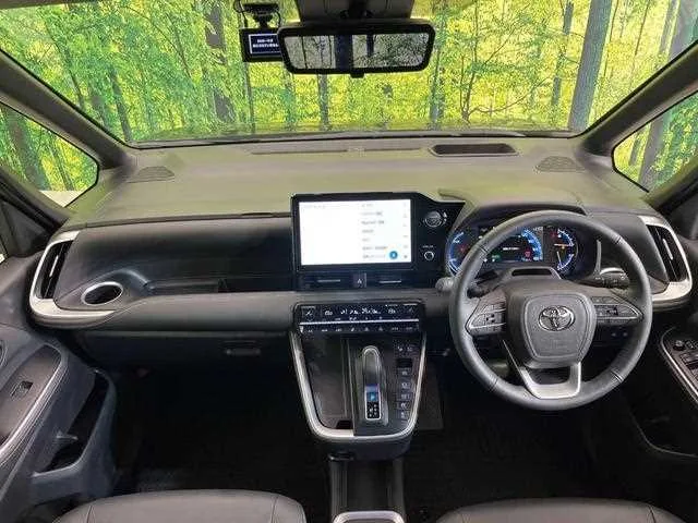 Toyota Noah 2025 — миниатюра 2