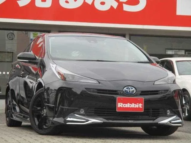 Toyota Prius 2022 — фото 1, купить с доставкой в Москву