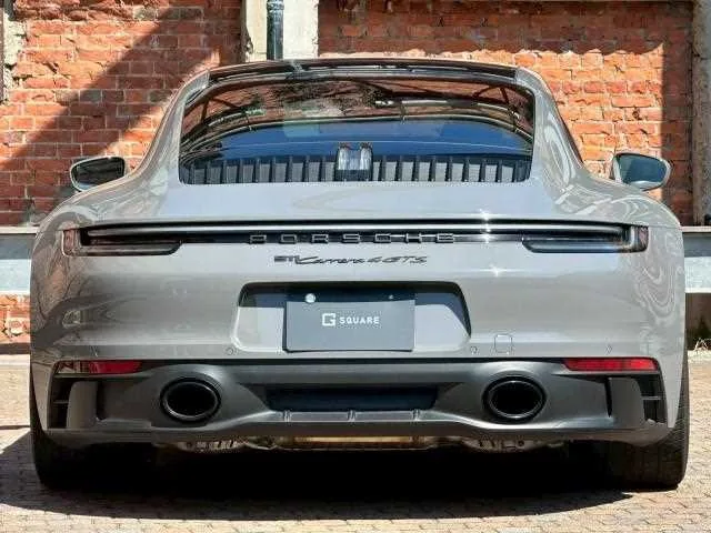 Porsche 911 2024 — миниатюра 2