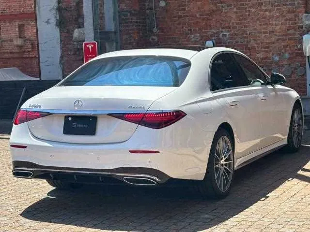 Mercedes-Benz S-Class 2023 — миниатюра 3