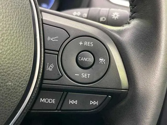 Toyota RAV4 2023 — миниатюра 3