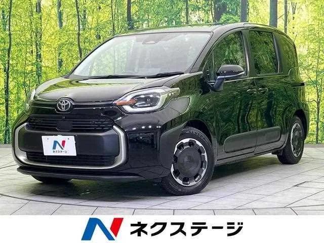Toyota Sienta 2023 — фото 1, купить с доставкой в Москву