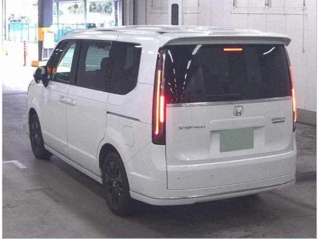 Honda Step WGN 2023 — миниатюра 2