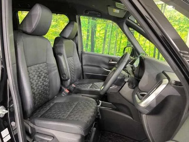 Toyota Voxy 2023 — миниатюра 3