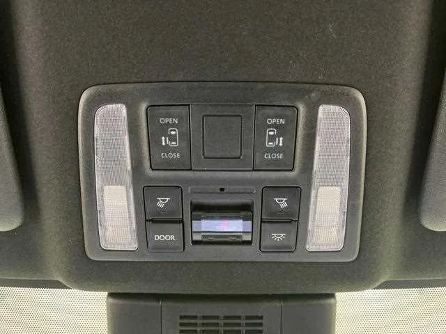 Toyota Voxy 2023 — миниатюра 5