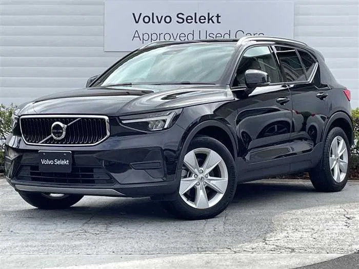 Volvo XC40 2023 — фото 1, купить с доставкой в Москву
