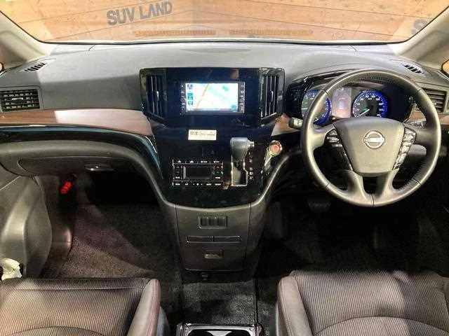Nissan Elgrand 2024 — миниатюра 2