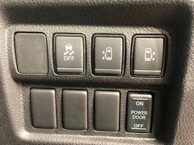 Nissan Elgrand 2024 — миниатюра 3
