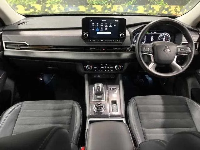 Mitsubishi Outlander 2024 — миниатюра 2