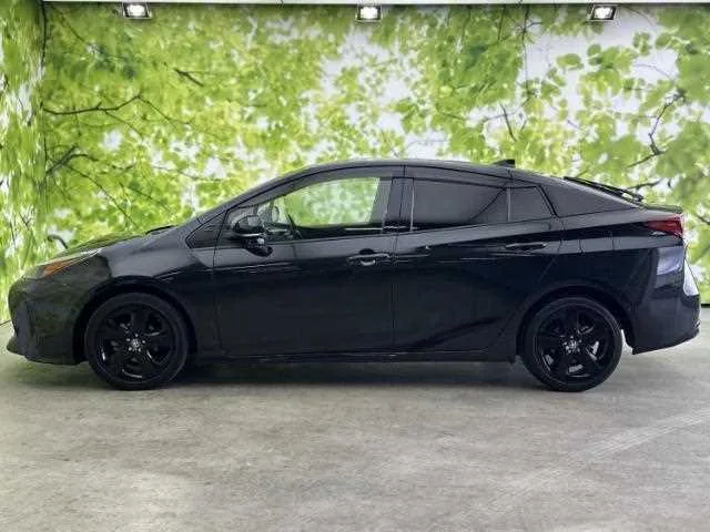 Toyota Prius 2022 — миниатюра 2