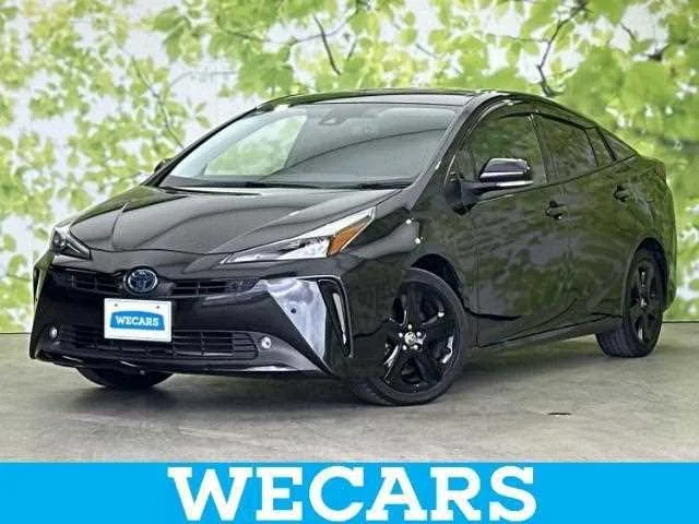 Toyota Prius 2022 — фото 1, купить с доставкой в Москву
