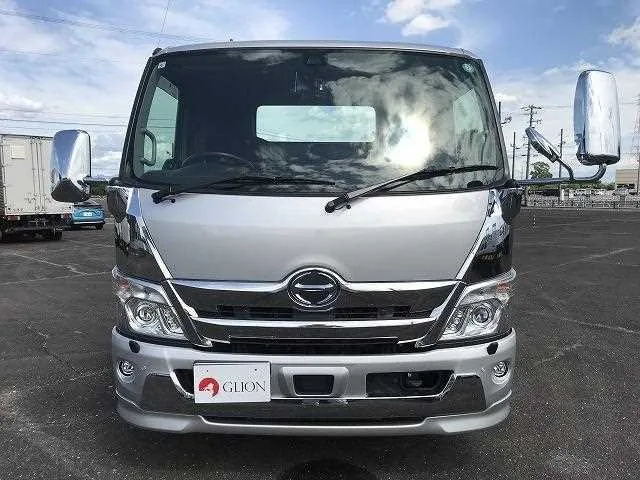 Hino Dutro 2023 — миниатюра 2