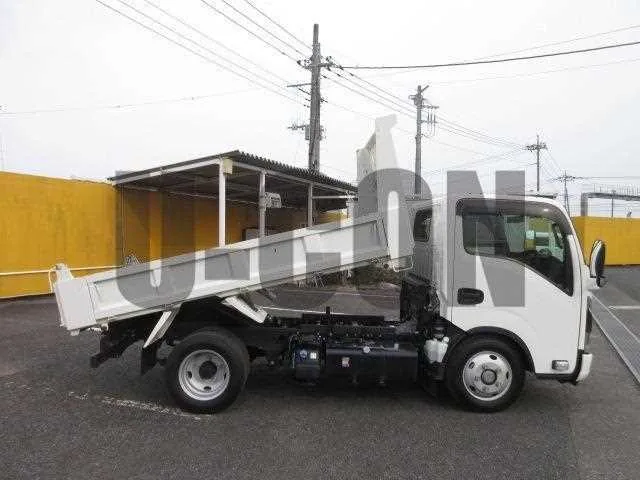 Isuzu Elf Truck 2023 — миниатюра 3