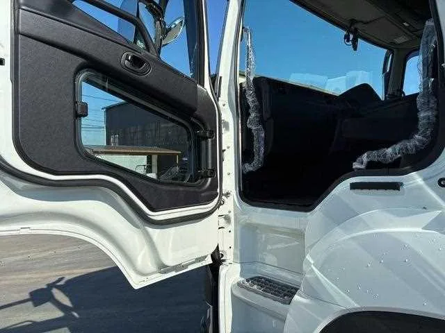 Mitsubishi Fuso Super Great 2025 — миниатюра 4