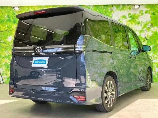 Toyota Voxy 2024 — миниатюра 3