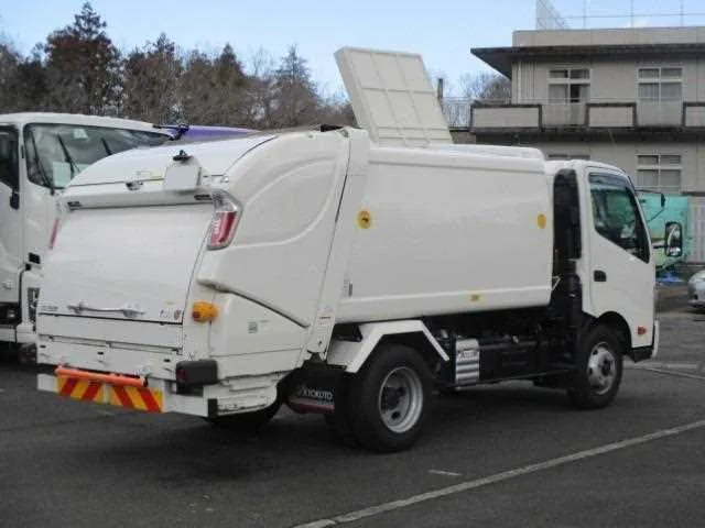 Hino Dutro 2023 — миниатюра 5