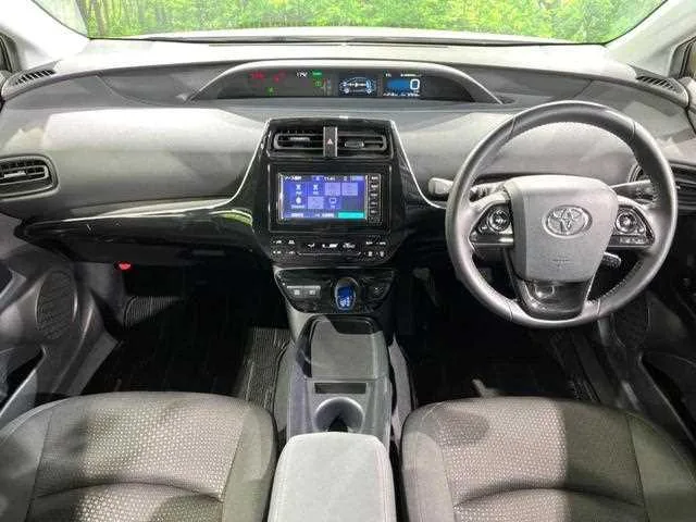 Toyota Prius 2022 — миниатюра 2