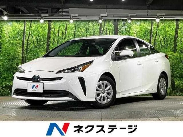 Toyota Prius 2022 — фото 1, купить с доставкой в Москву