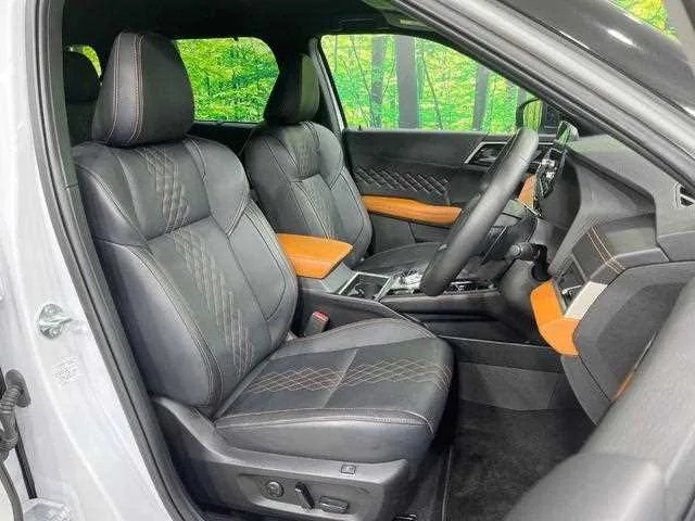 Mitsubishi Outlander 2022 — миниатюра 4