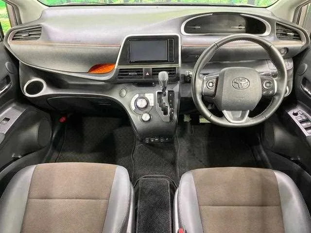 Toyota Sienta 2022 — миниатюра 2