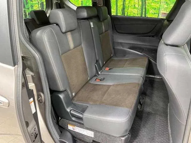 Toyota Sienta 2022 — миниатюра 4