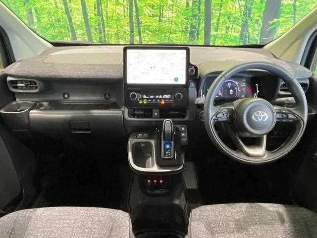 Toyota Sienta 2022 — миниатюра 2