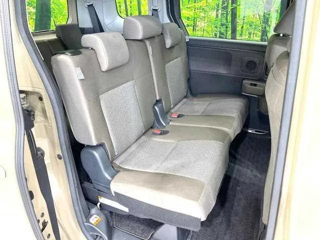 Toyota Sienta 2022 — миниатюра 3
