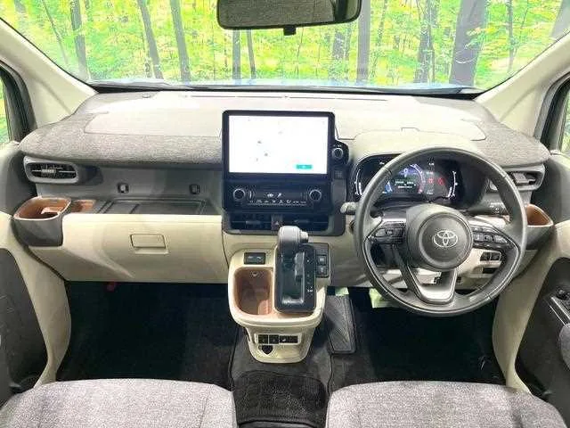 Toyota Sienta 2023 — миниатюра 2