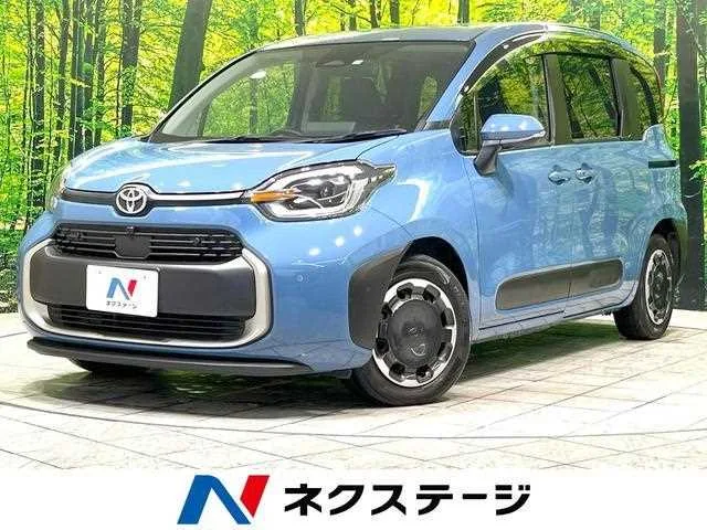 Toyota Sienta 2023 — фото 1, купить с доставкой в Москву