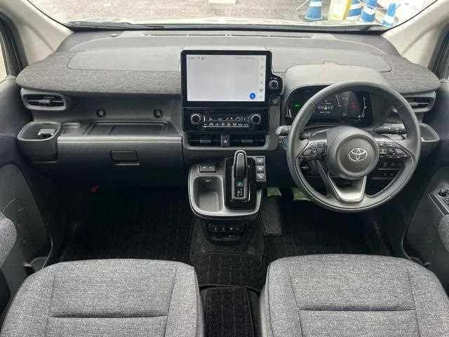 Toyota Sienta 2023 — миниатюра 2