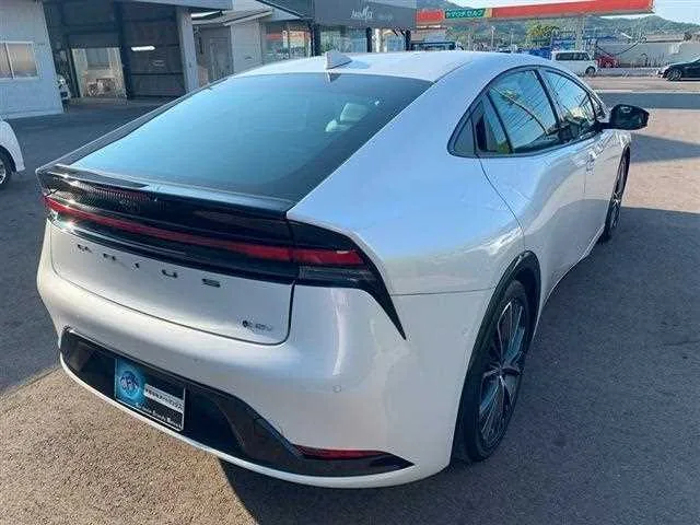 Toyota Prius 2023 — миниатюра 2