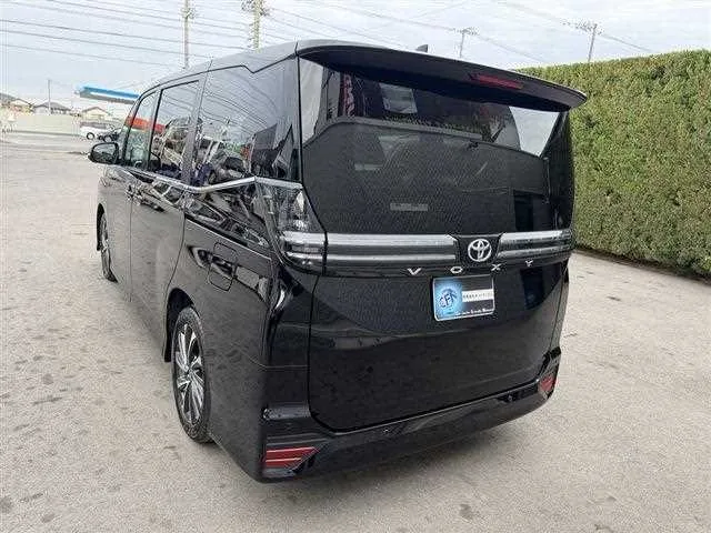 Toyota Voxy 2024 — миниатюра 4