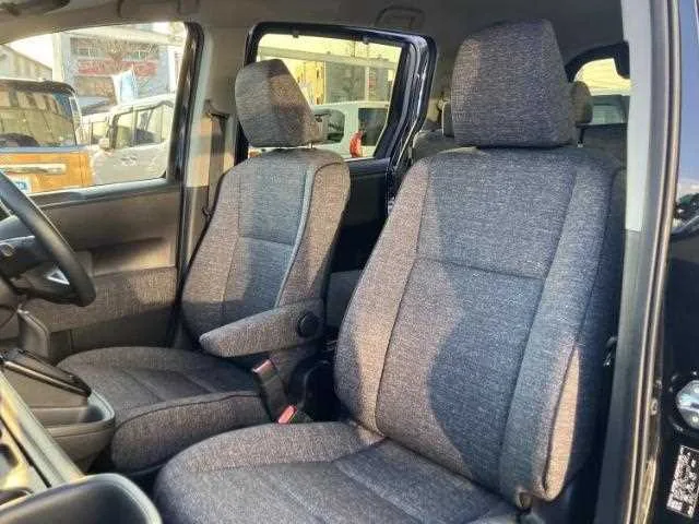 Toyota Sienta 2022 — миниатюра 3