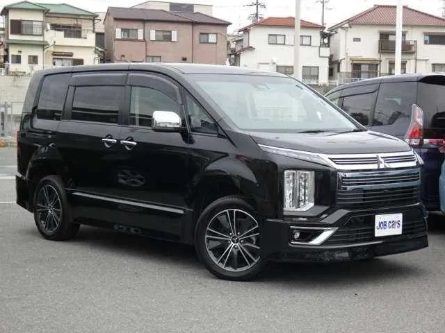 Mitsubishi Delica D:5 2024 — миниатюра 2