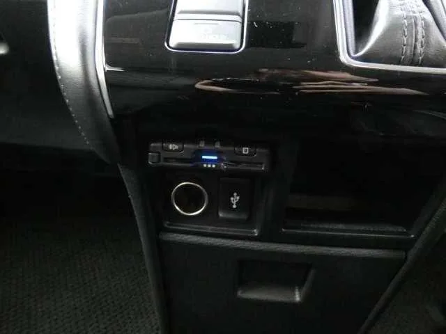 Mitsubishi Delica D:5 2024 — миниатюра 4