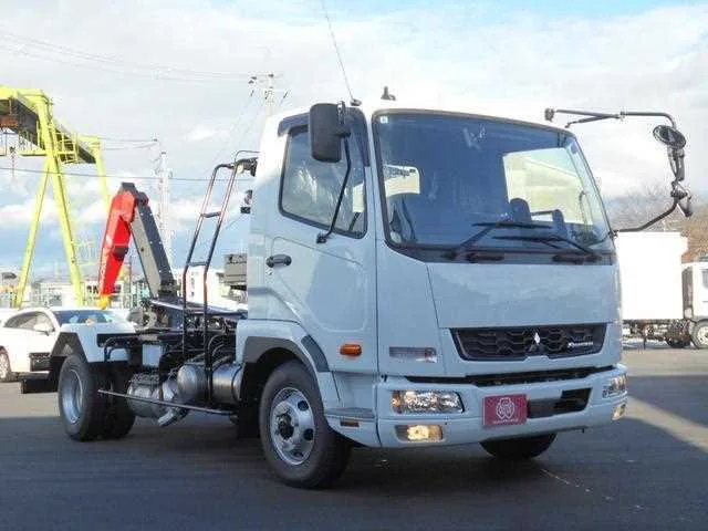 Mitsubishi Fuso Fighter 2025 — миниатюра 3