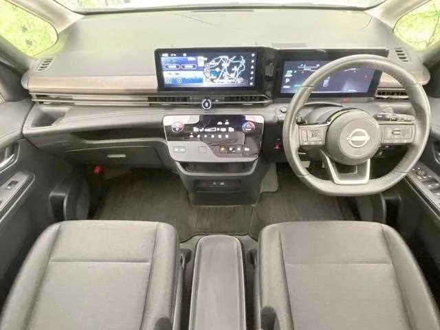 Nissan Serena 2024 — миниатюра 2