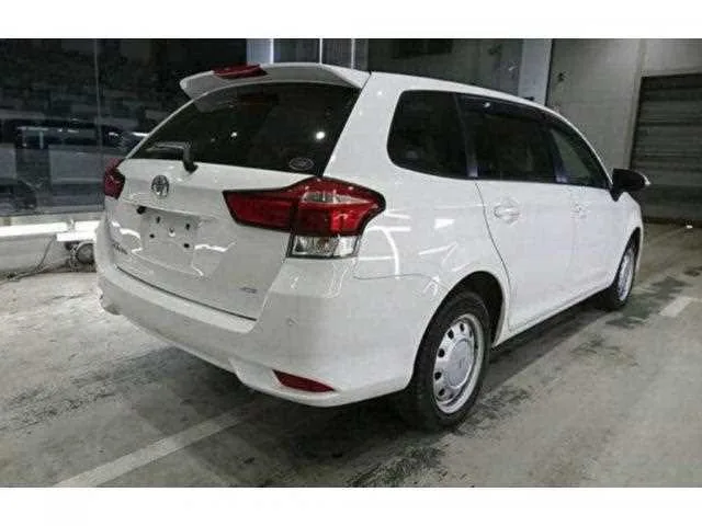 Toyota Corolla Fielder 2023 — миниатюра 4