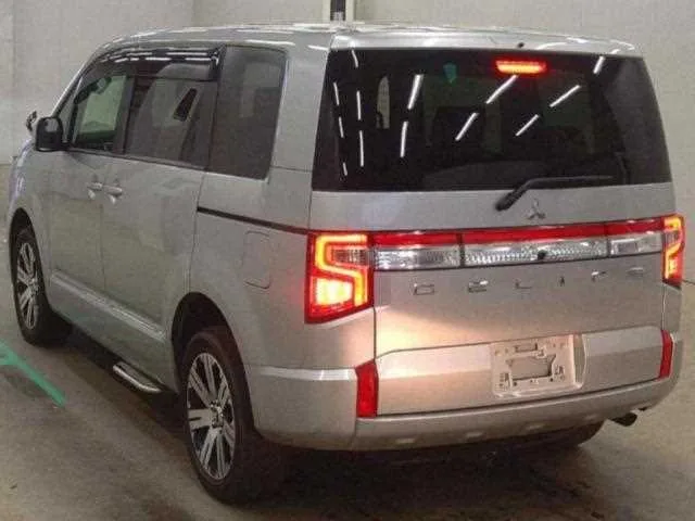 Mitsubishi Delica D5 2023 — миниатюра 5
