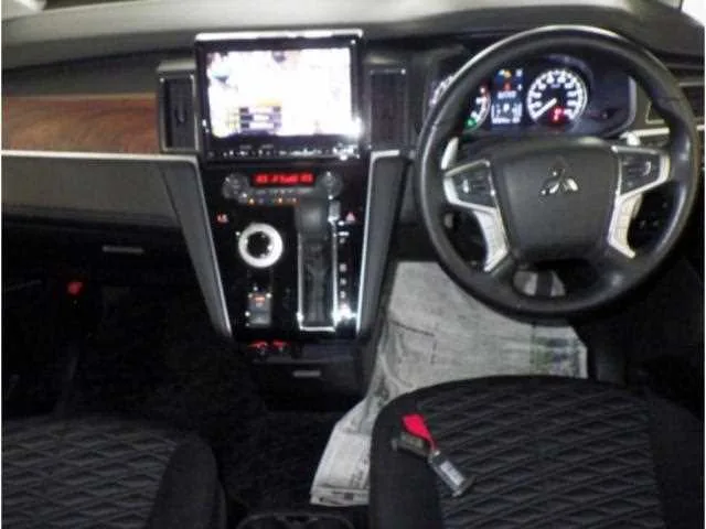 Mitsubishi Delica D:5 2022 — миниатюра 3